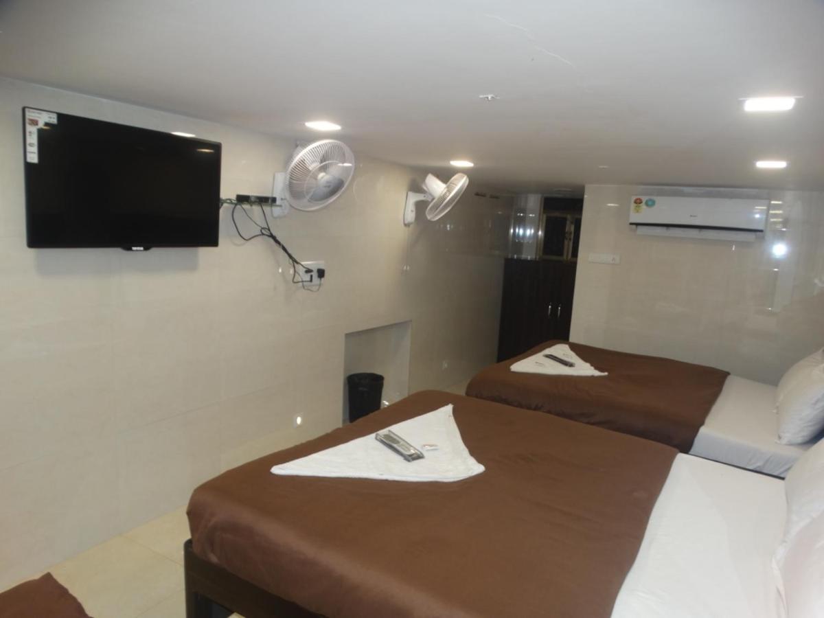 Hotel Qamar Mumbai Kültér fotó