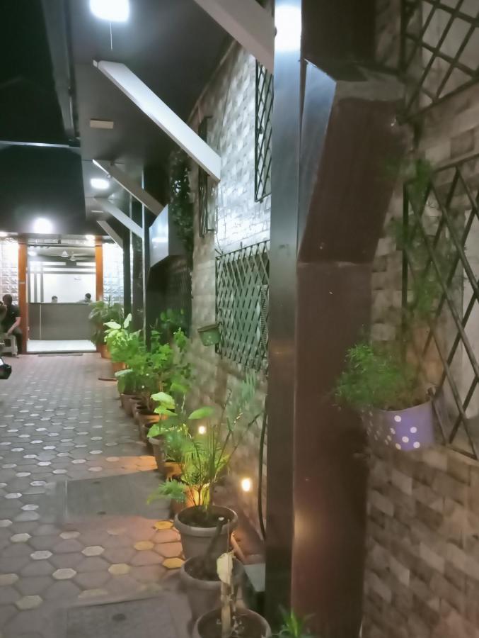 Hotel Qamar Mumbai Kültér fotó