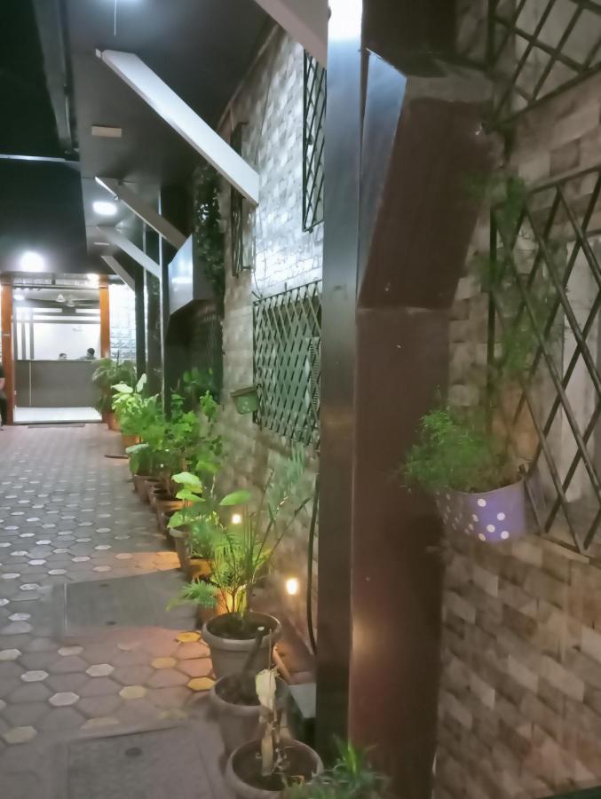 Hotel Qamar Mumbai Kültér fotó