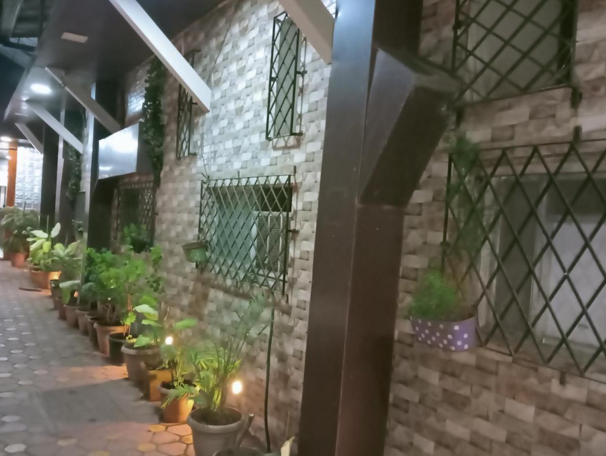 Hotel Qamar Mumbai Kültér fotó