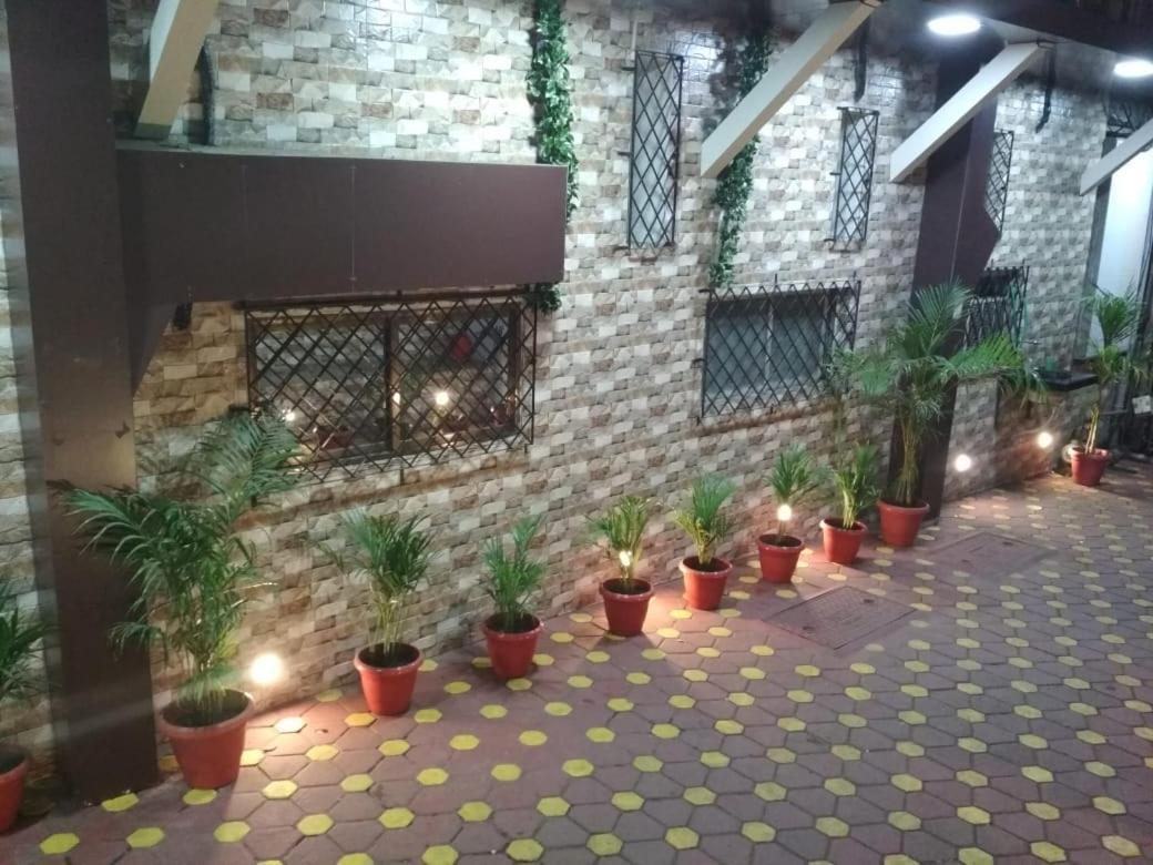 Hotel Qamar Mumbai Kültér fotó