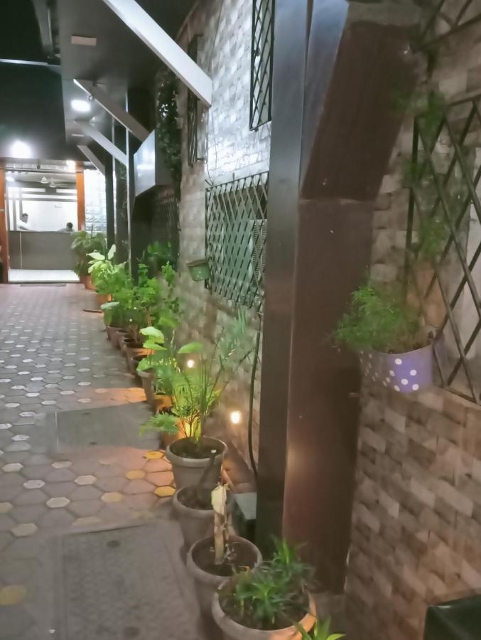 Hotel Qamar Mumbai Kültér fotó
