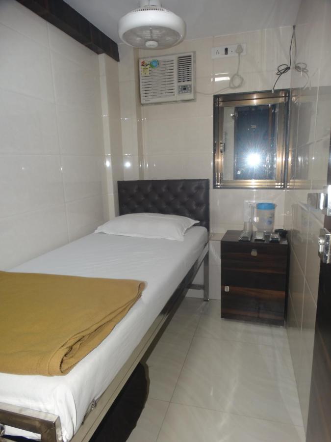 Hotel Qamar Mumbai Kültér fotó